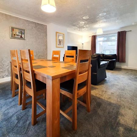 3 Bedroom House Amazon M90 Dunfermline Edinburgh 外观 照片