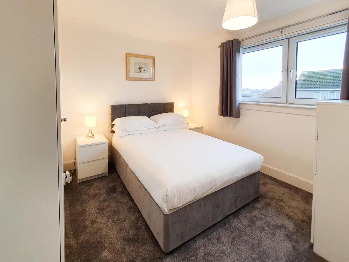 3 Bedroom House Amazon M90 Dunfermline Edinburgh 外观 照片