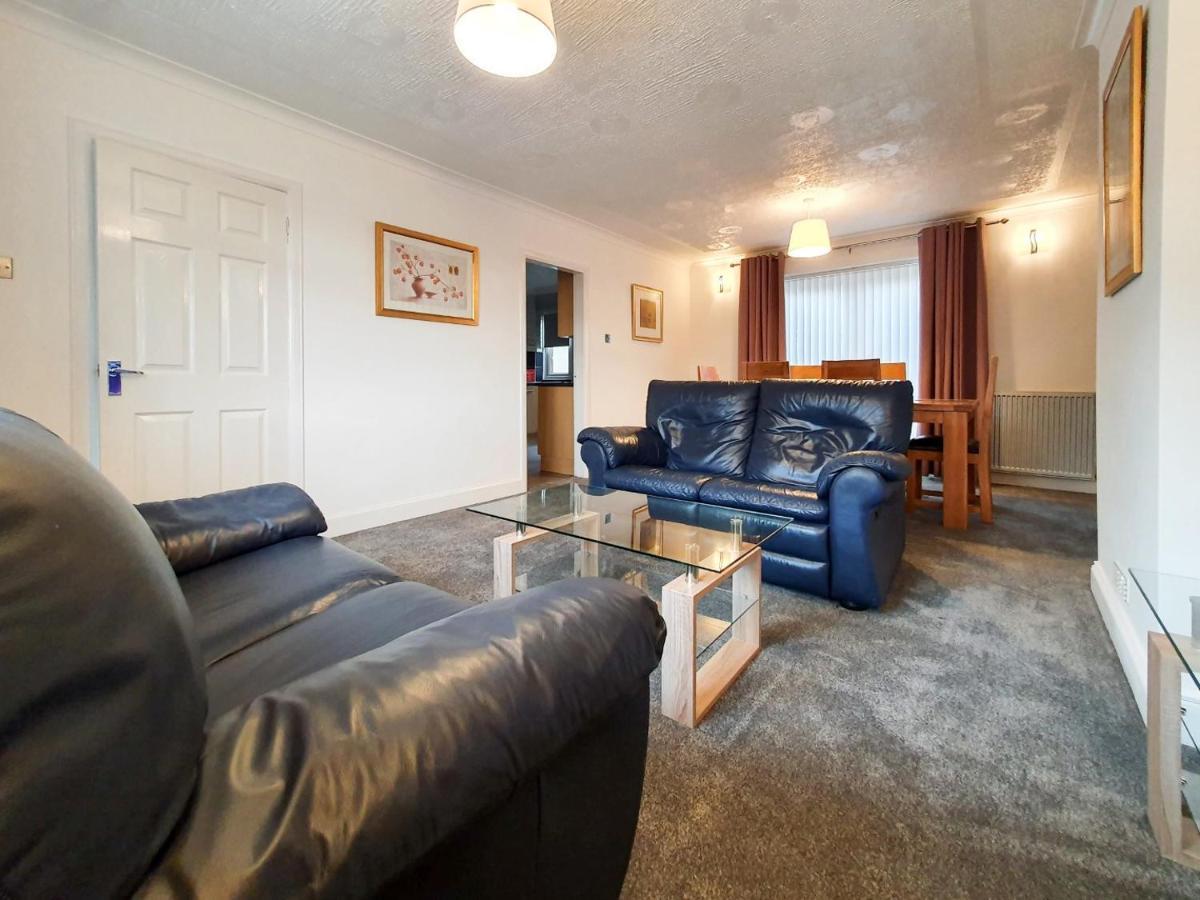 3 Bedroom House Amazon M90 Dunfermline Edinburgh 外观 照片