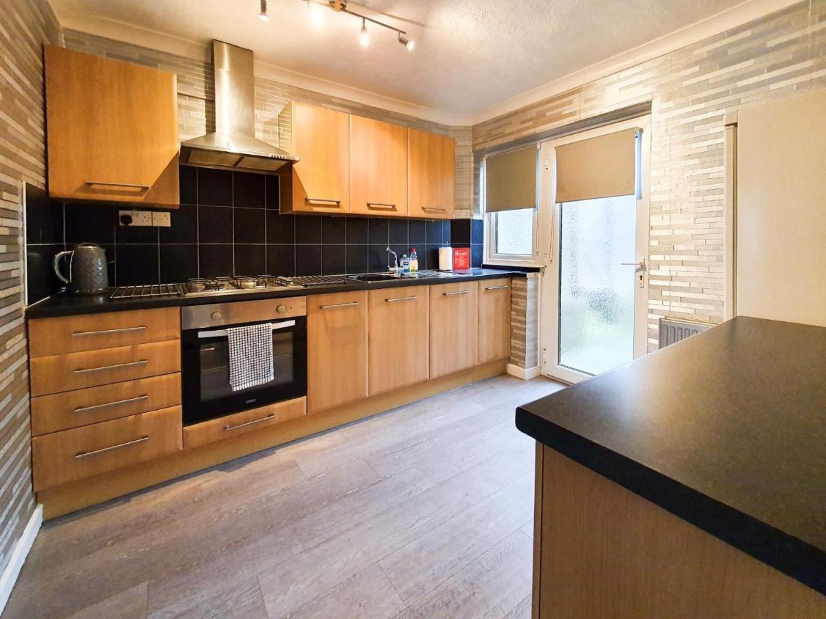 3 Bedroom House Amazon M90 Dunfermline Edinburgh 外观 照片