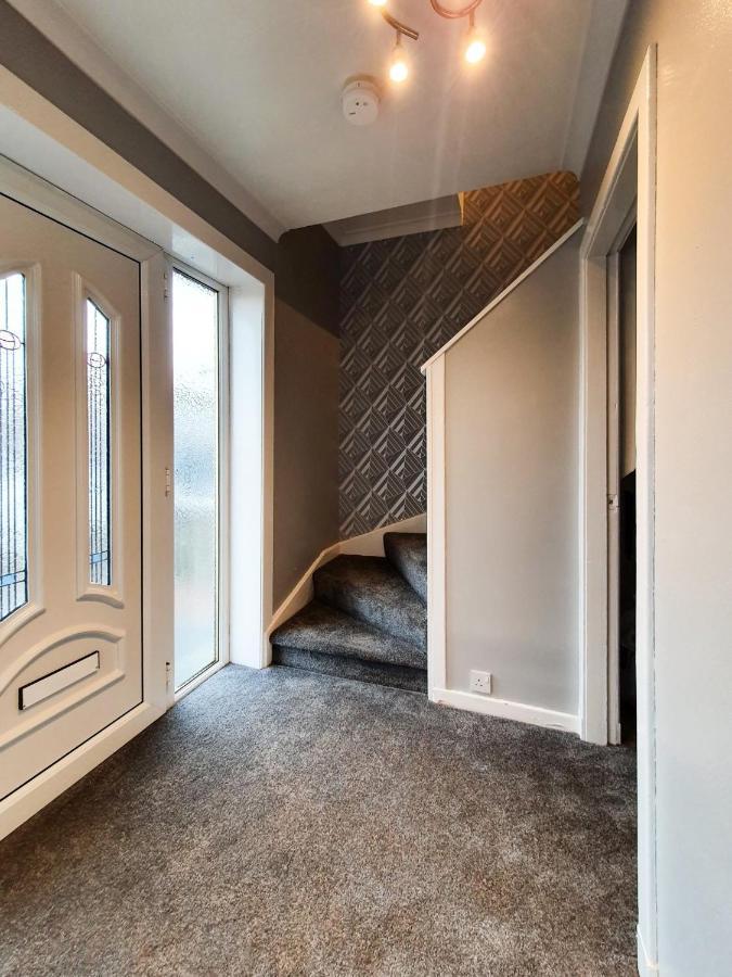 3 Bedroom House Amazon M90 Dunfermline Edinburgh 外观 照片