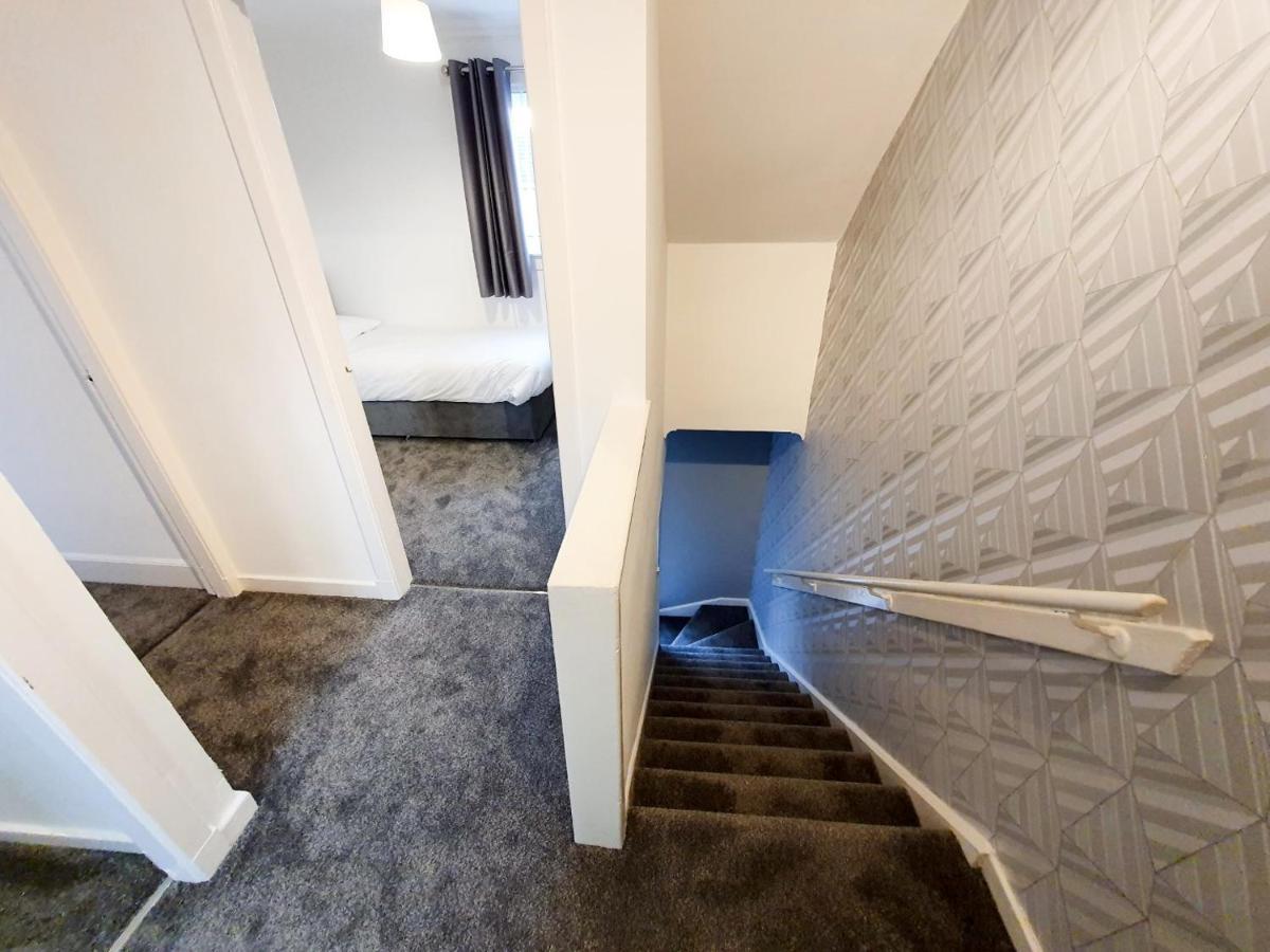 3 Bedroom House Amazon M90 Dunfermline Edinburgh 外观 照片